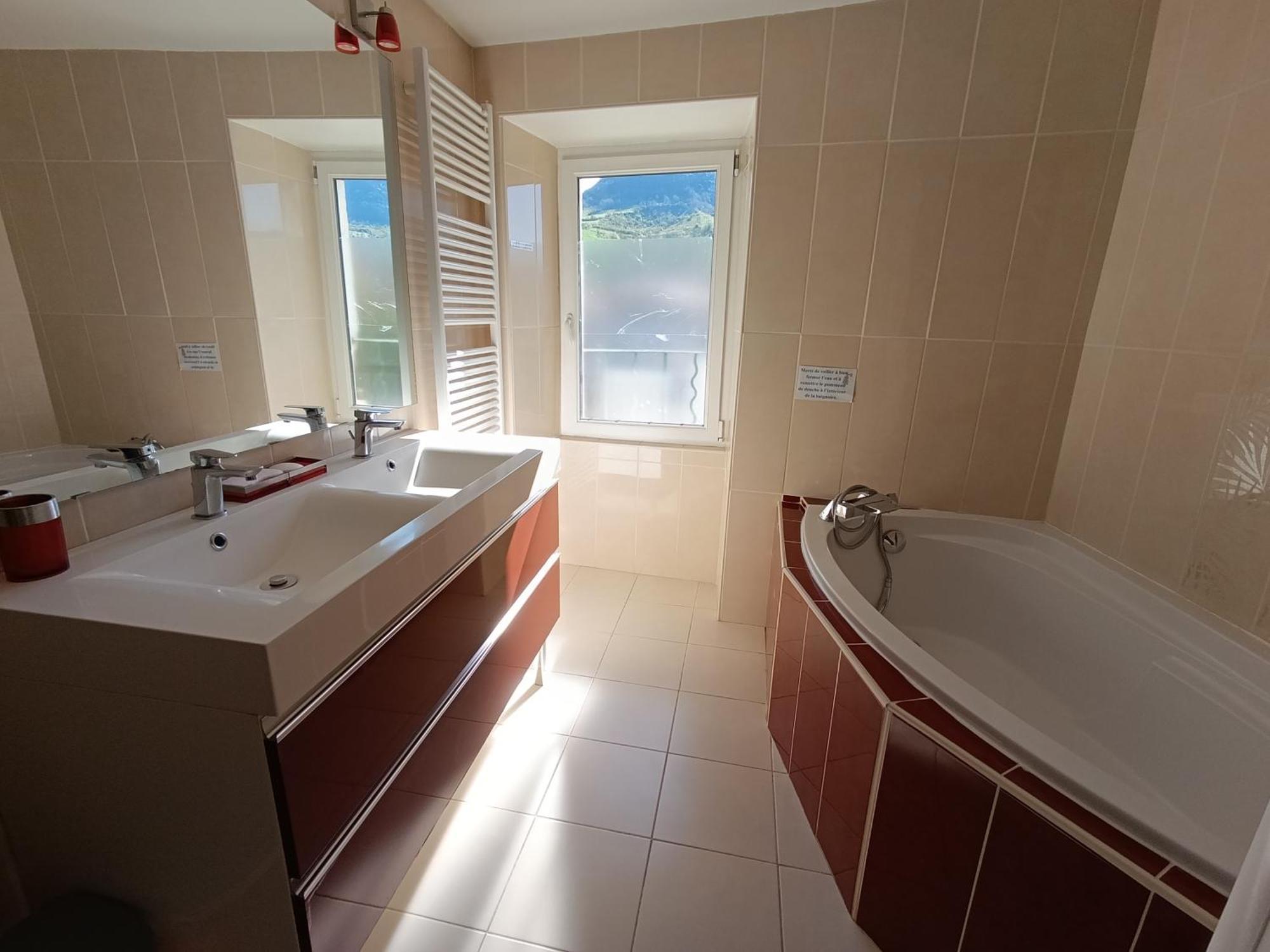 Saint-Georges-de-Luzençon Maison Spacieuse Et Agreable מראה חיצוני תמונה
